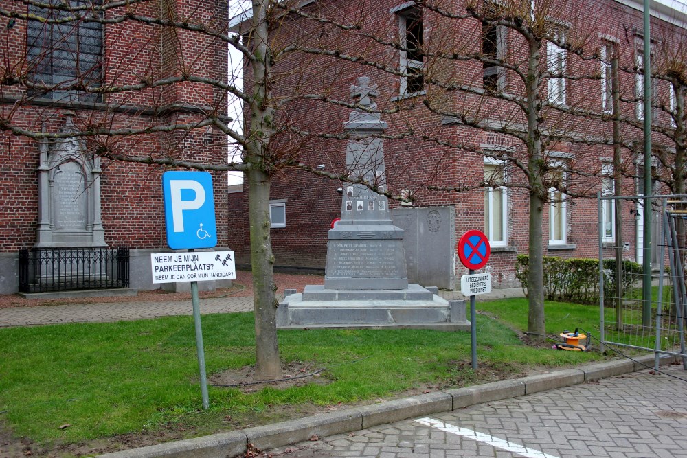 War Memorial Oetingen #1