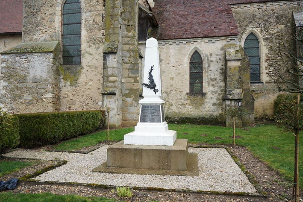 War Memorial La Chapelle-Monthodon #1