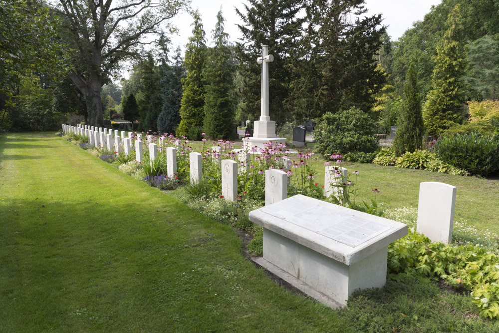 Commonwealth War Graves Oosterbegraafplaats Enschede #5