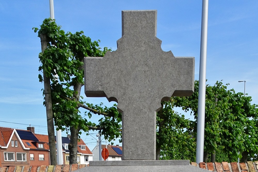 Monument Slachtoffers Saint George's Day Duits Oorlogskerkhof No: 184 Zeebrugge #1