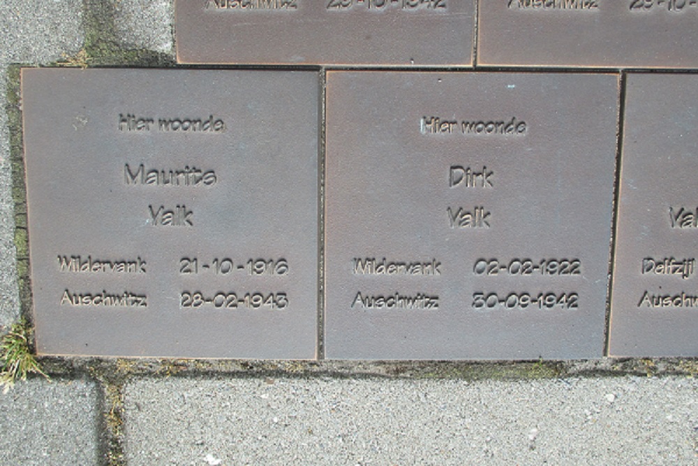 Memorial Stones J.Kammingastraat 140 #3