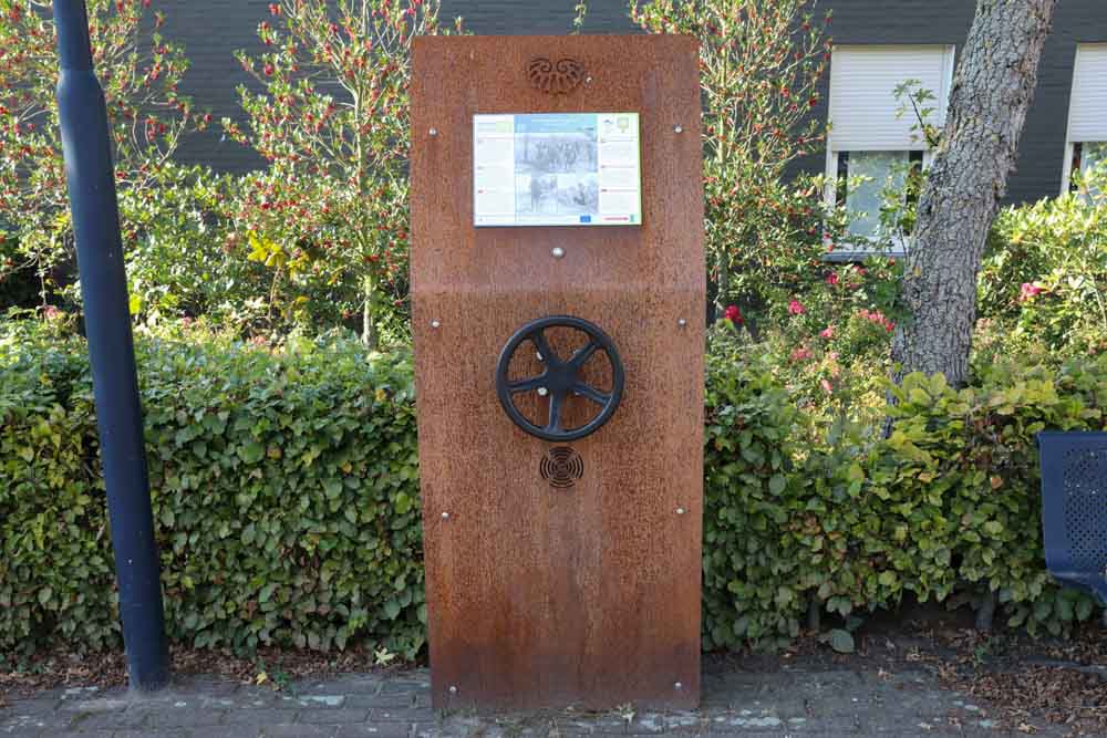 Liberation Route Marker 160: The Achtmaal package #1