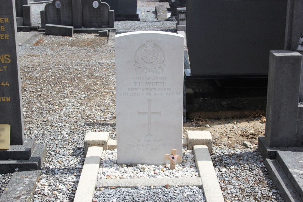 Commonwealth War Graves Bree #3