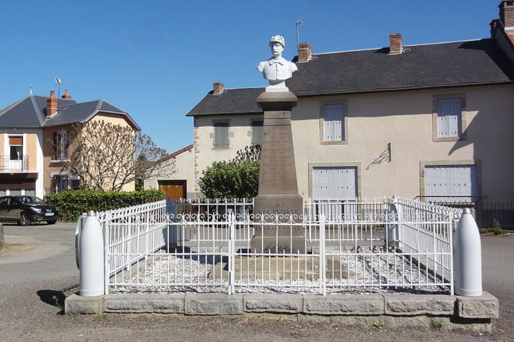 Oorlogsmonument Roche-d'Agoux #1