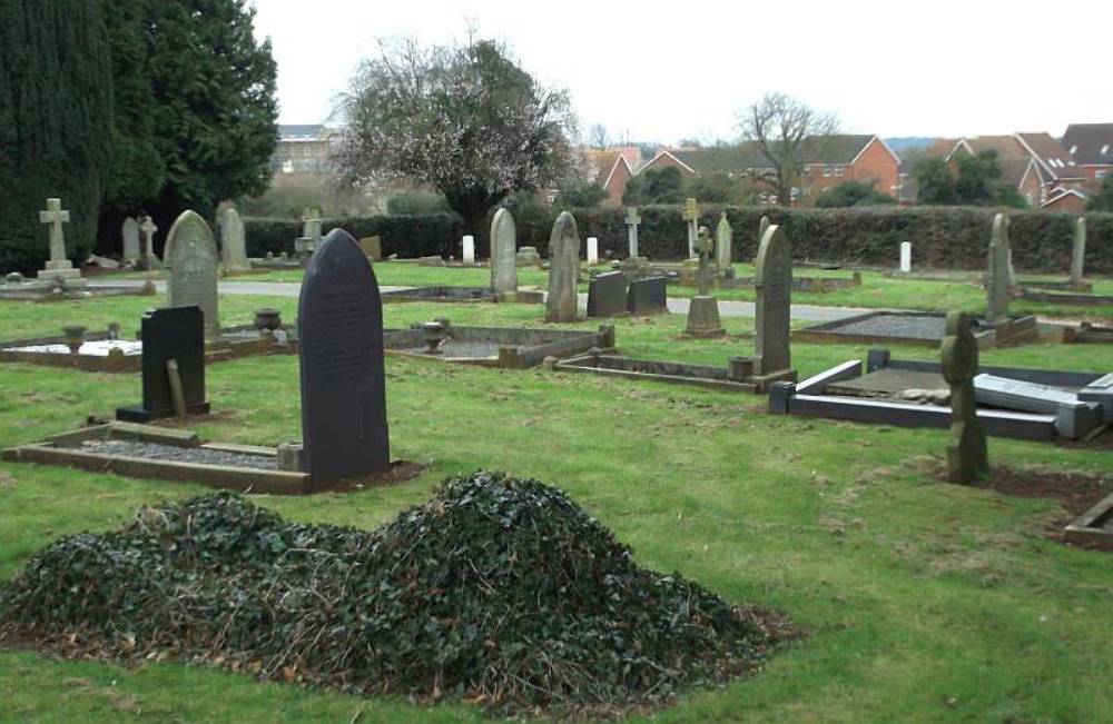 Oorlogsgraven van het Gemenebest Burton Latimer Cemetery #1