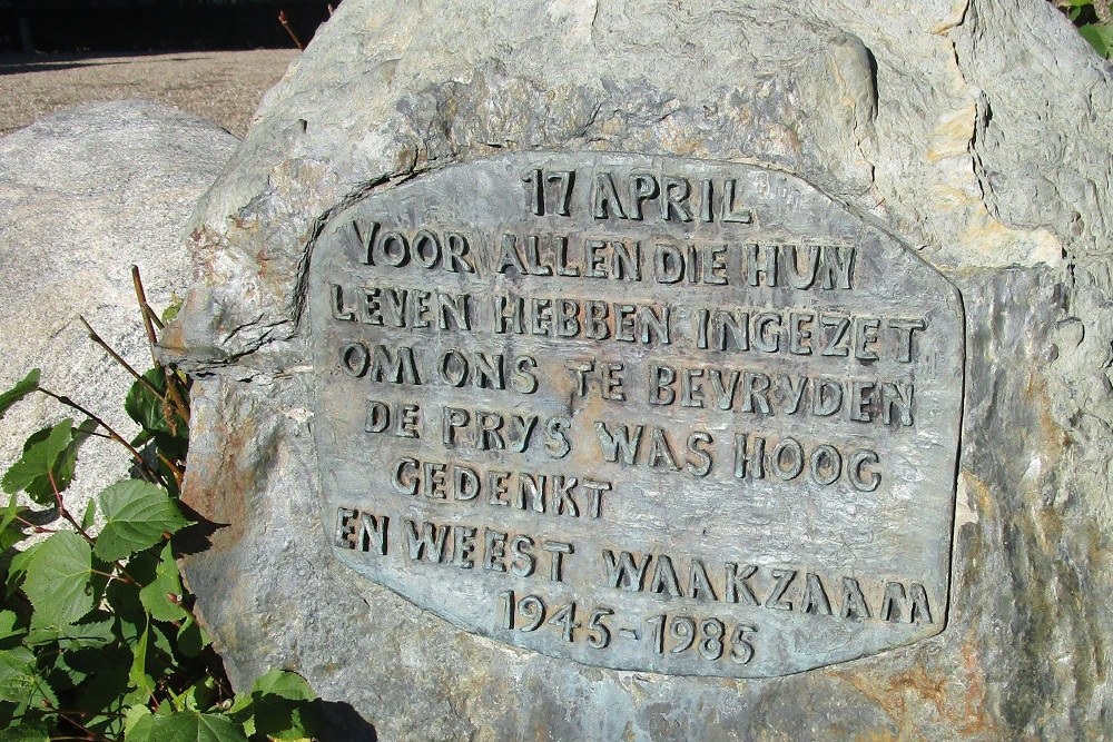 Oorlogsmonument Hoenderloo #2