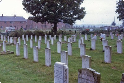 Oorlogsgraven van het Gemenebest All Saints Churchyard