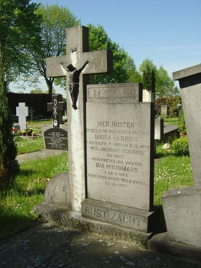 Grave Civilian Municipal Cemetery Engelen #1