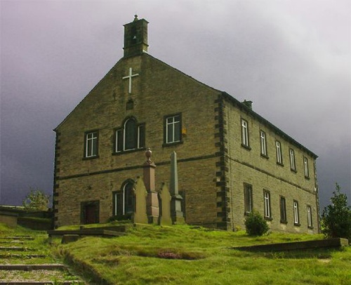 Commonwealth War Graves Charlesworth Independent Chapelyard