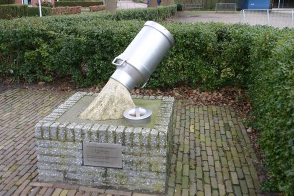 Monument Melkstaking 1943 #1