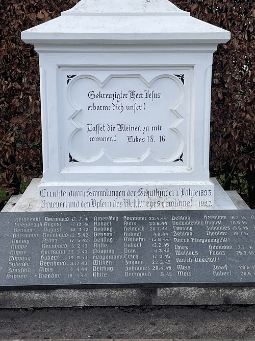 War Memorial Hülsten #4