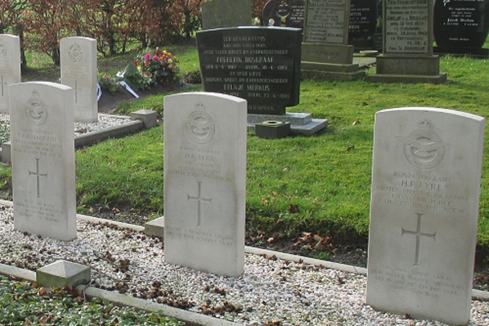 Commonwealth War Graves Protestant Churchyard Westergeest #5