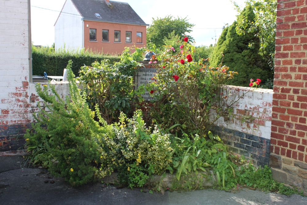 Oorlogsmonument Nalinnes Bultia #1