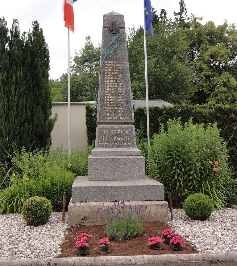 War Memorial Puiseux-en-Retz