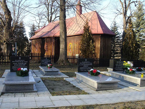 Polish War Graves Kuźmina #1
