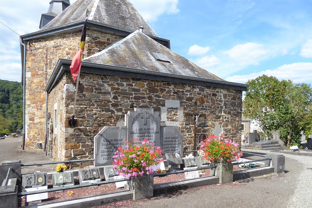 Mass Grave and War Memorial Marcourt #2
