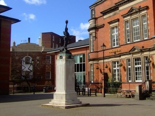 Oorlogsmonument Stafford #1