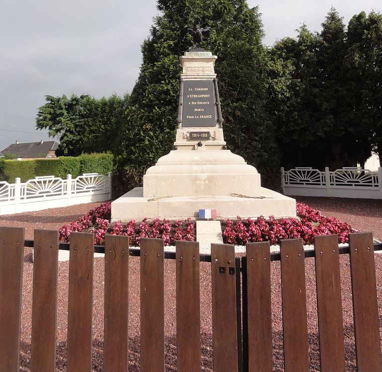 Oorlogsmonument Étréaupont #1