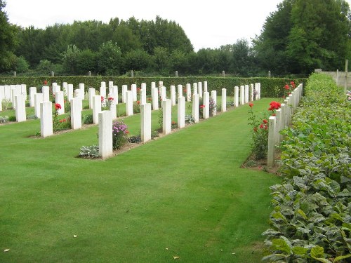 Commonwealth War Graves Humbercamps Extension