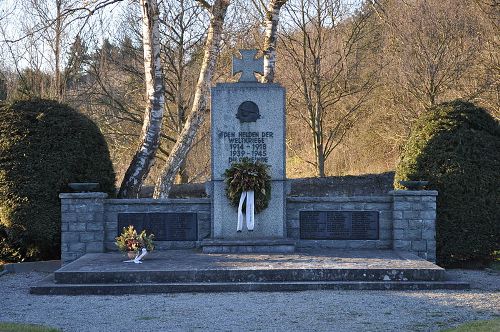 War Memorial Oberneisen #1