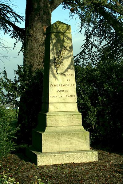 War Memorial Perdreauville