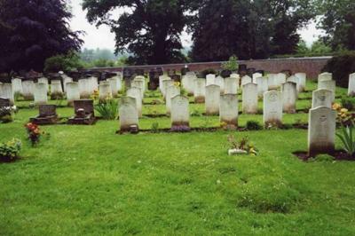 Commonwealth War Graves St Cuthbert Churchyard #1