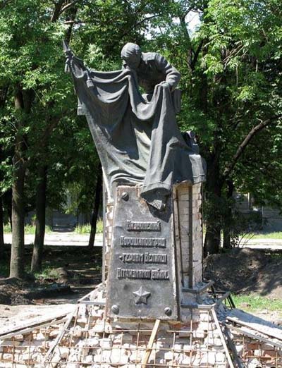 Mass Grave Soviet Soldiers Luhansk (C)