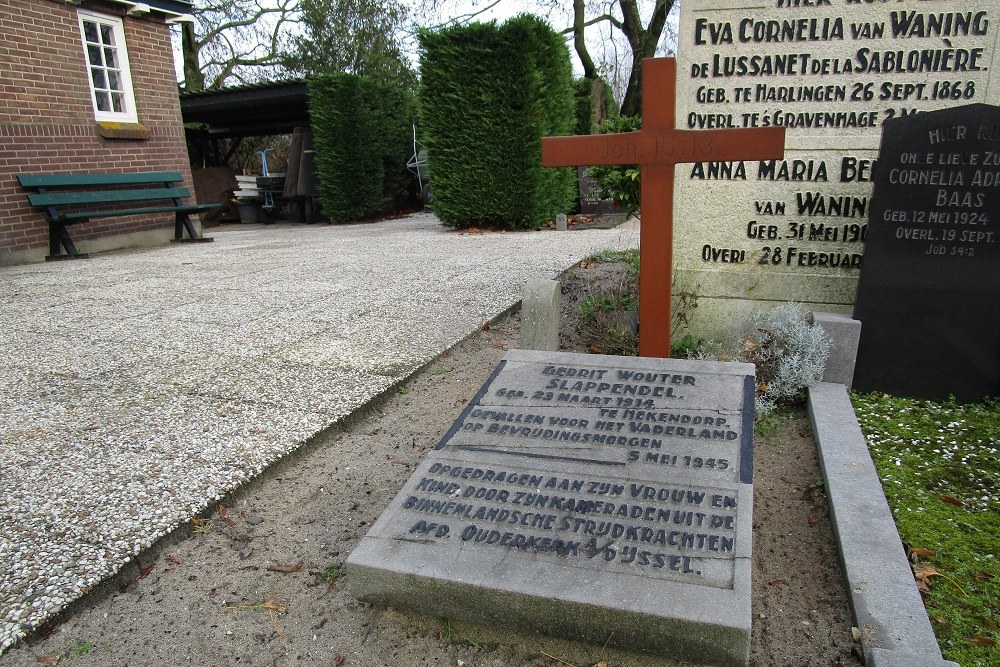 Nederlandse Oorlogsgraven Ouderkerk aan den IJssel #1
