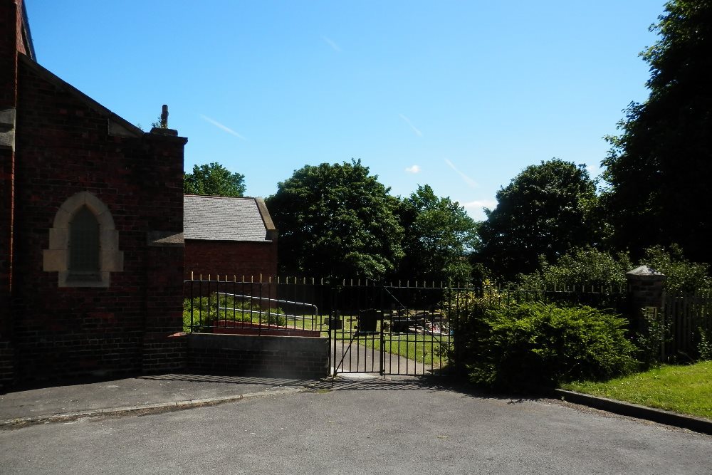 Oorlogsgraven van het Gemenebest St. Philip and St. James Churchyard #1