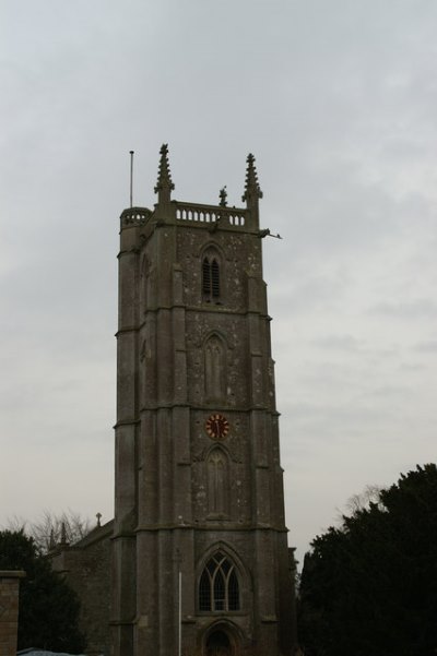 Oorlogsgraven van het Gemenebest St. Mary and St. Peter Churchyard