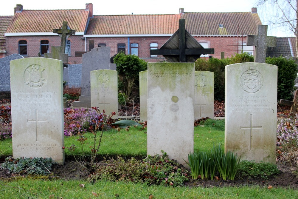 Commonwealth War Graves Westouter #4
