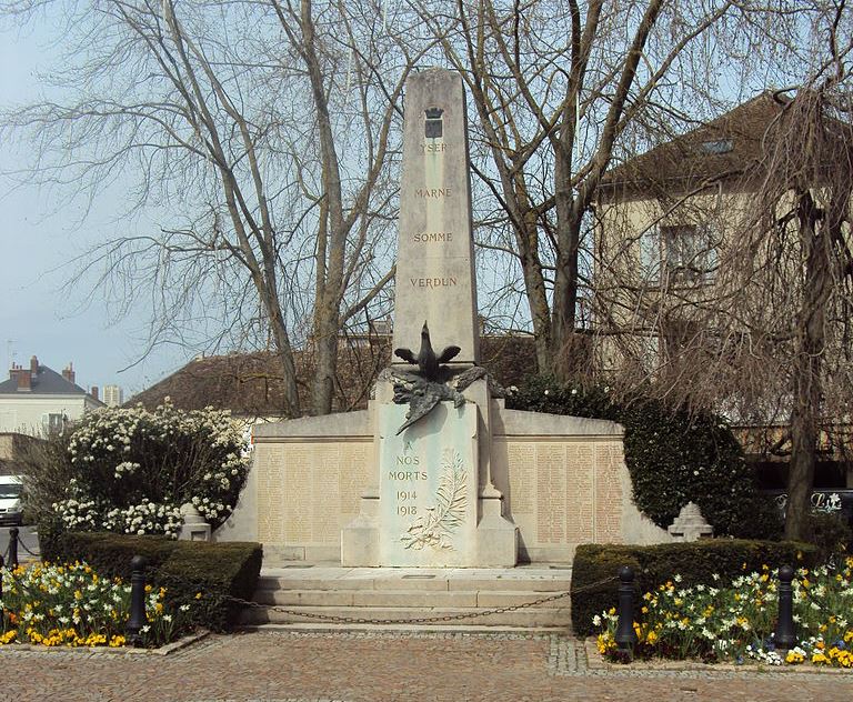 Oorlogsmonument Montereau-Fault-Yonne #1