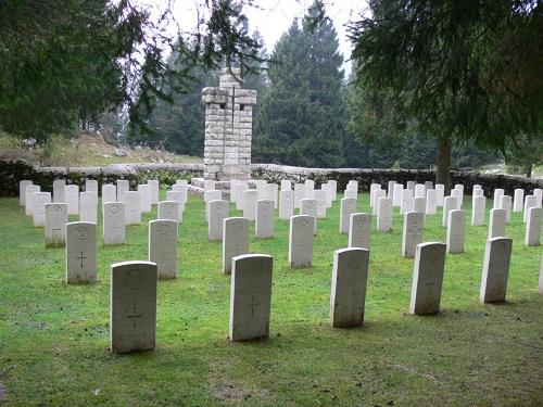 Commonwealth War Cemetery Cavalletto #1