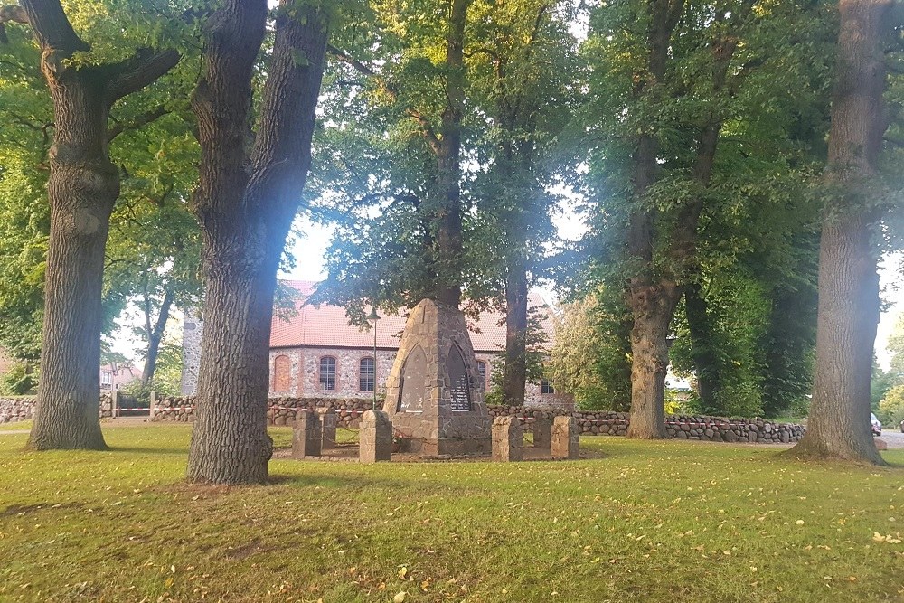 Oorlogsmonument Siebeneichen #1