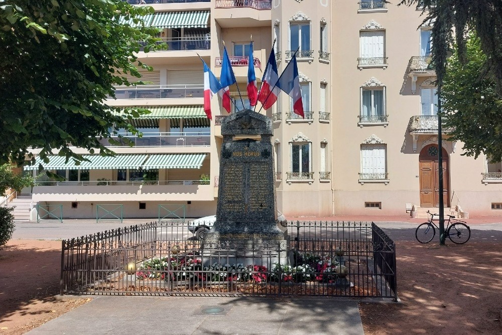 Oorlogsmonument Montrond les Bains