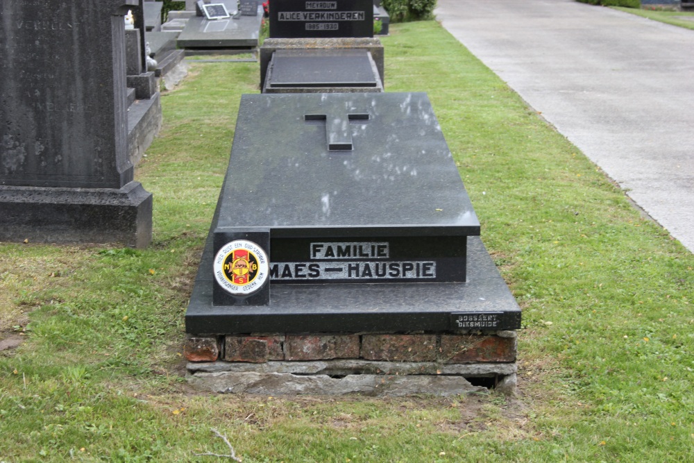 Belgian Graves Veterans Kaaskerke #1