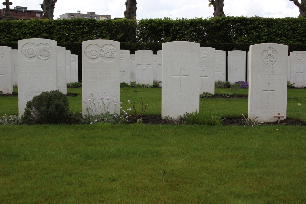 Commonwealth War Graves Ypres Town Cemetery (Extension) #3