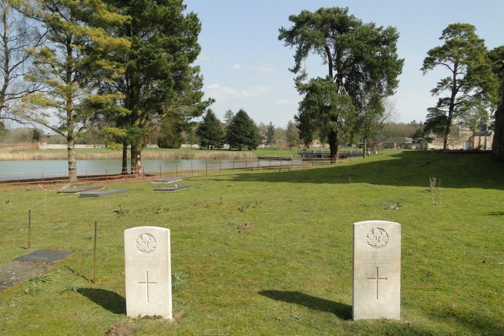 Oorlogsgraven van het Gemenebest St. Mary Churchyard #1