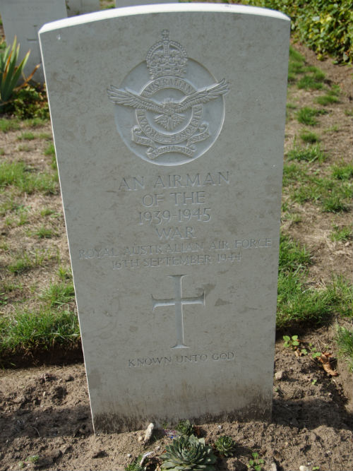 Commonwealth War Cemetery Milsbeek #3