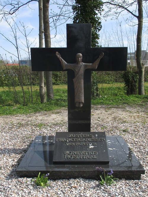 Monument Zusters Franciscanessen R.K. Begraafplaats Vitushof Leeuwarden #3