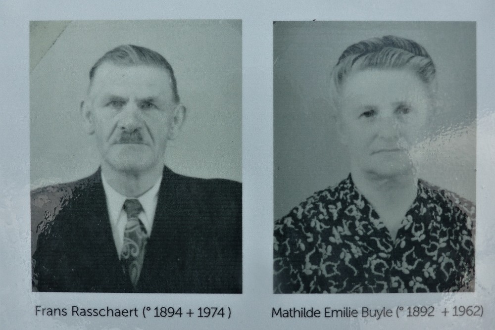 Gedenkteken Echtpaar Rasschaert-Buyle #2