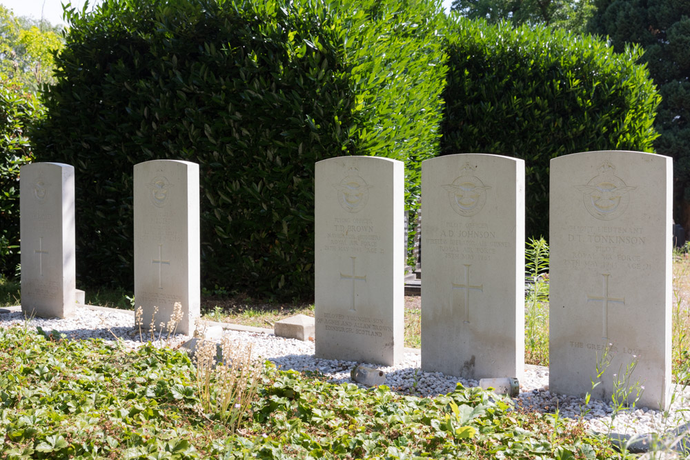 Commonwealth War Graves General Cemetery Hengelo #5