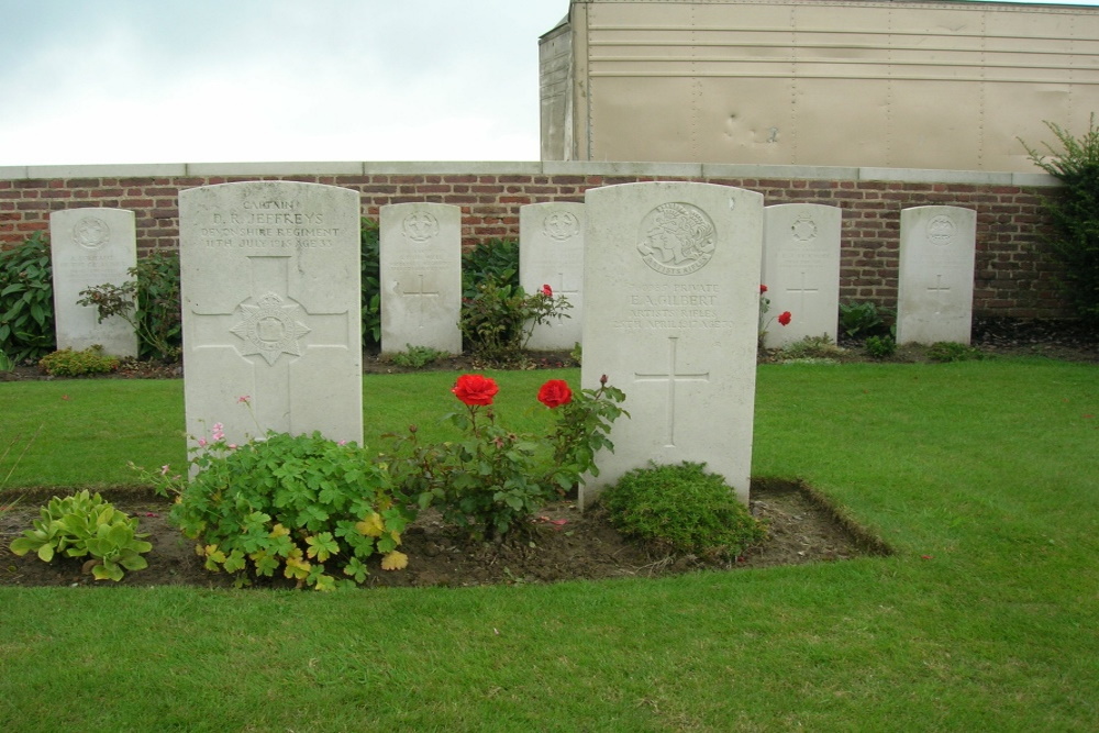 Commonwealth War Cemetery Chester Farm #5