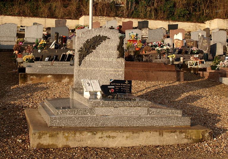 Oorlogsmonument Pont-sur-Yonne #1