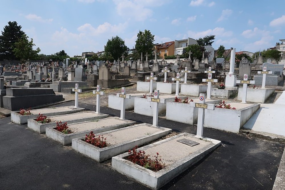 French War Graves Cimetière Voltaire de Suresnes #2