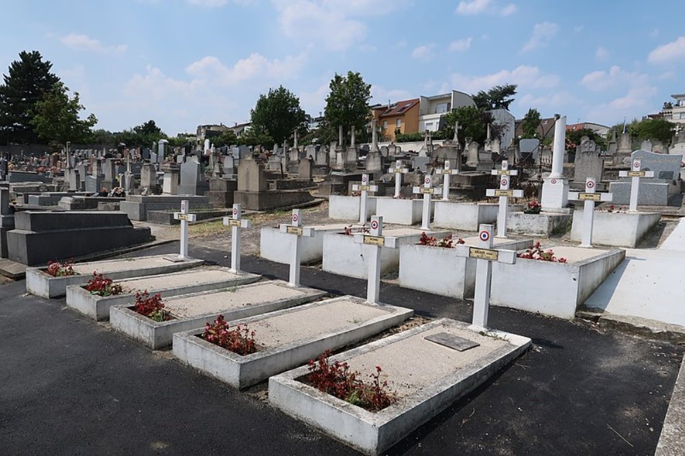 French War Graves Cimetire Voltaire de Suresnes #2