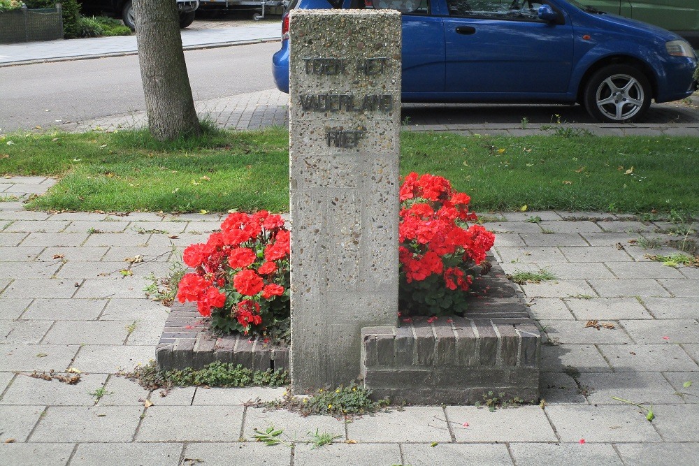 Oorlogsmonument Hazerswoude-Rijndijk #1