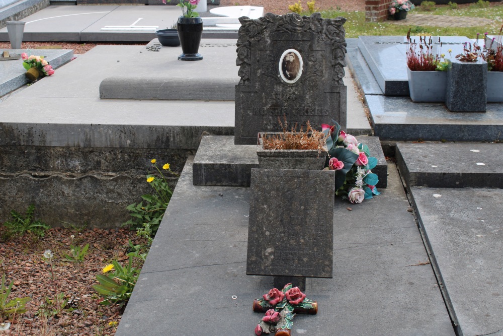 Belgian War Graves Quevaucamps #1