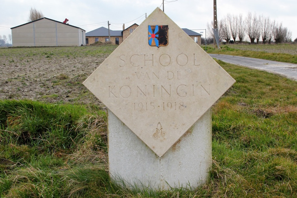 Name Stone 21 - The School of the Queen