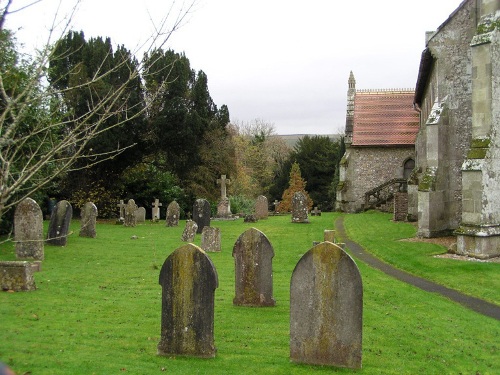 Commonwealth War Grave St. Bartholomew Churchyard #1